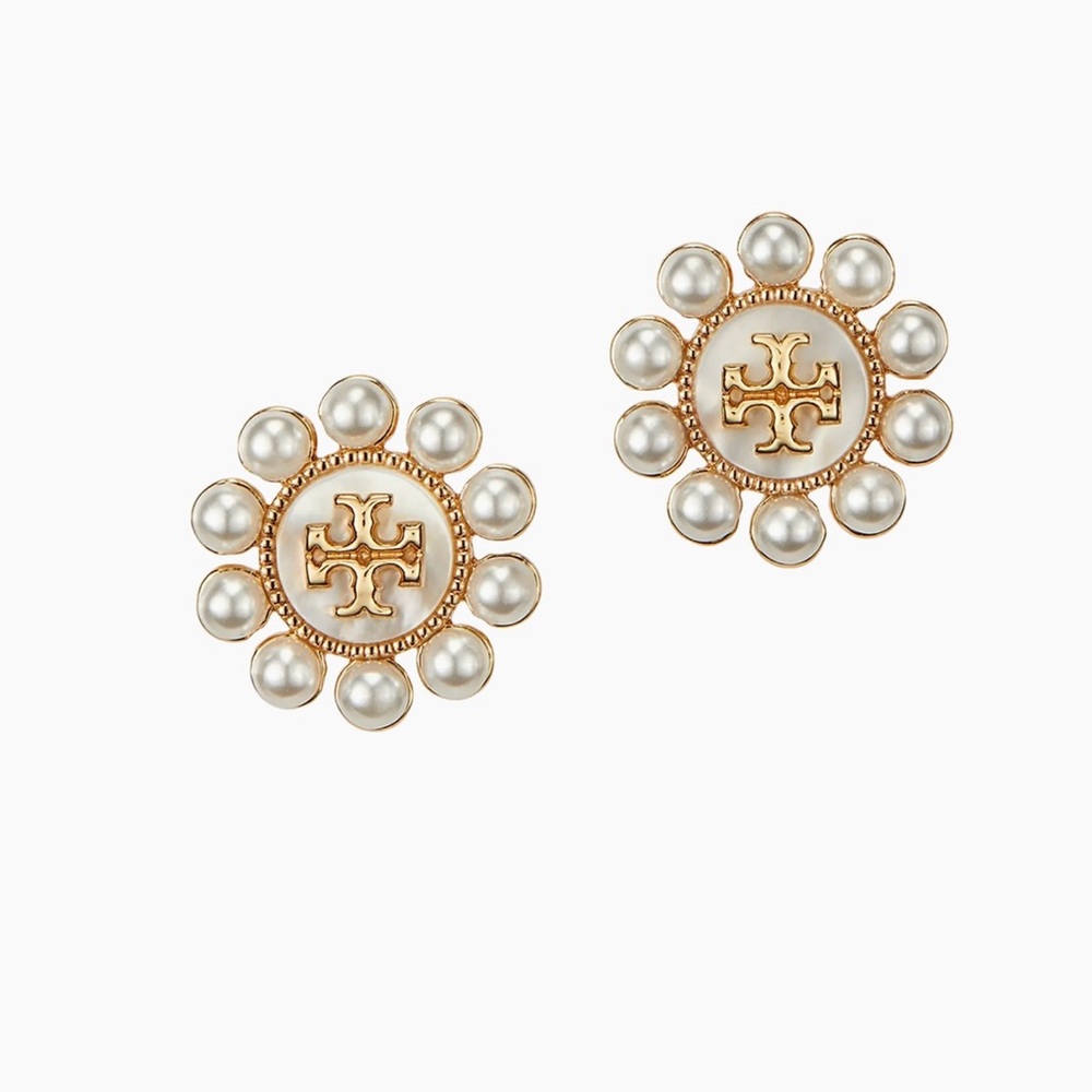 *****SOLD****Kira Imitation Pearl Logo Stud Earrings